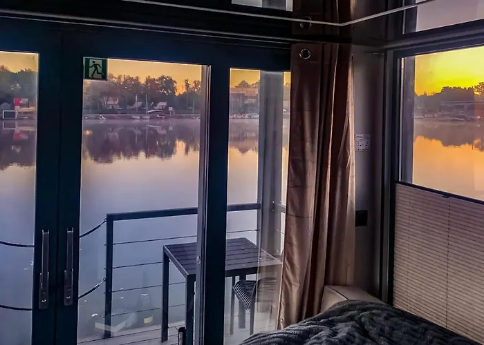 Houseboat - Dom Na Wodzie 보트호텔