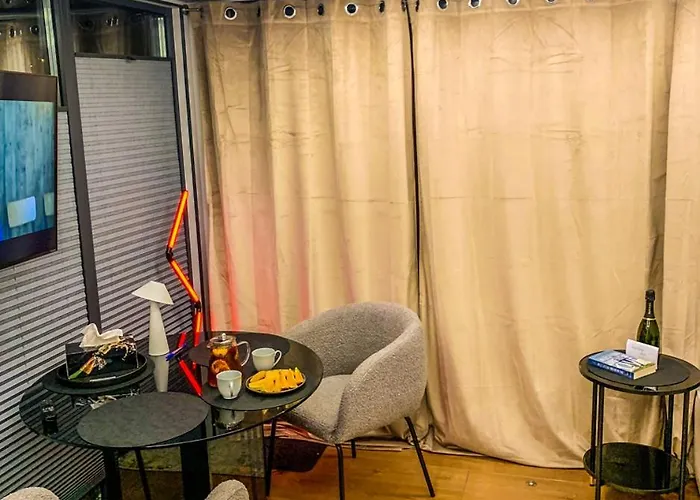 Houseboat - Dom Na Wodzie 보트호텔 *